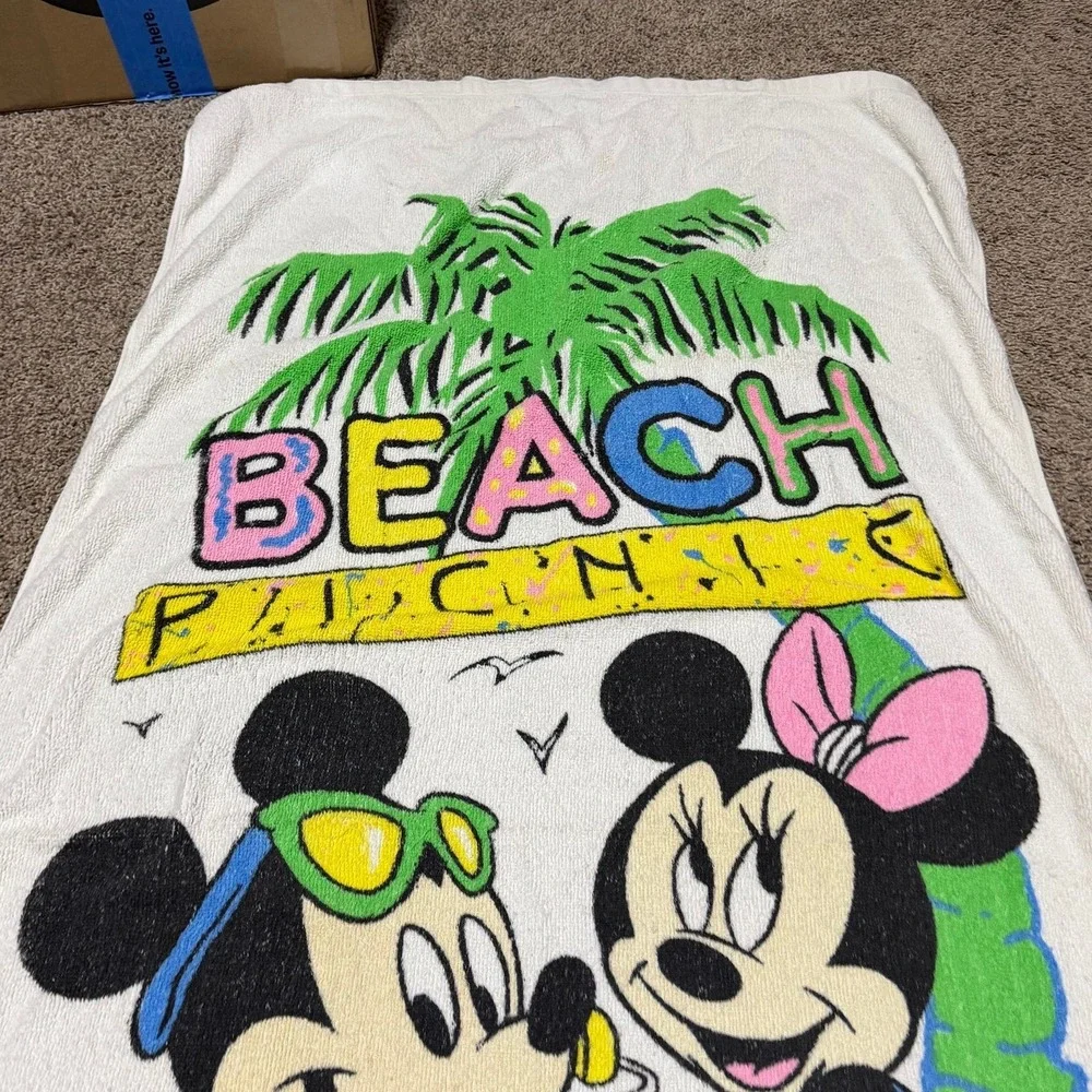 90's Disney Mickey Minnie beach towel